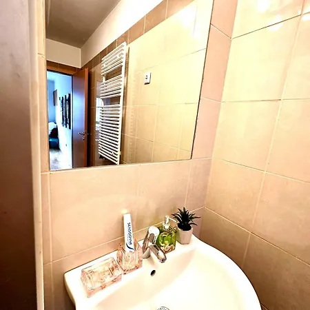 Center With Balcony *