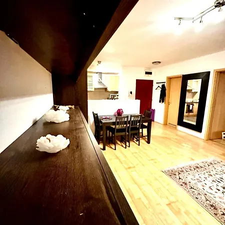 Center With Balcony *