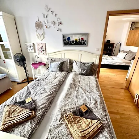 Center With Balcony *