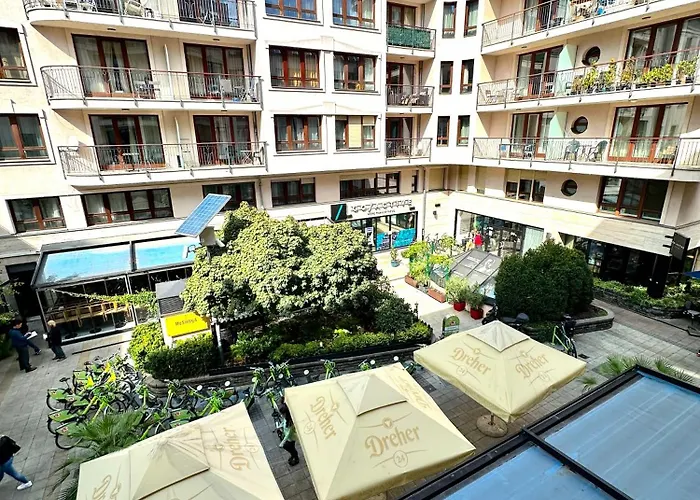 Deluxe City Center Apartment شقة *