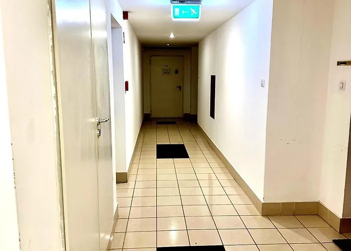 Deluxe Center