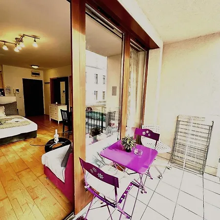 Апартаменты Gozsdu Court Balcony